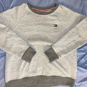BRAND NEW Tommy Hilfiger sweatshirt